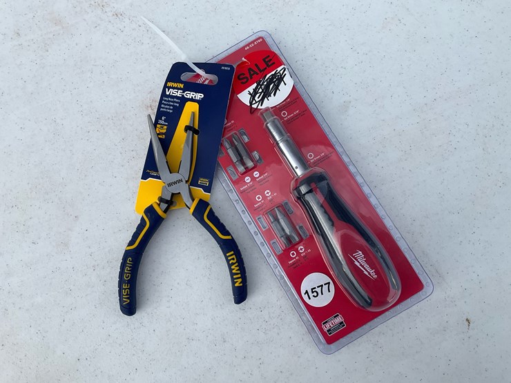 #1577-•-long-nose-pliers-and-screw-driver-image-1