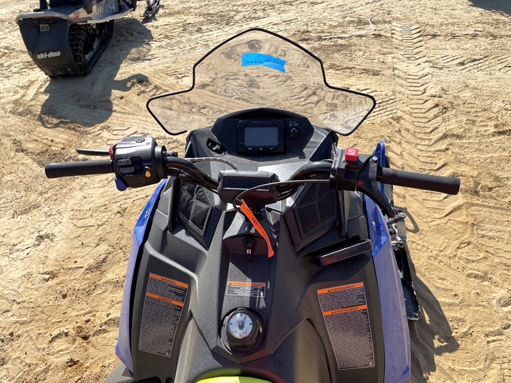 #1897-•-2024-polaris-indy-550-sport-snowmobile-(sells-with-bill-of-sale-only)-image-49