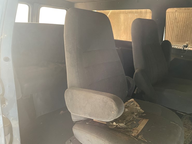 #4481-•-1991-ford-econoline-van-(title-in-delay)-image-10