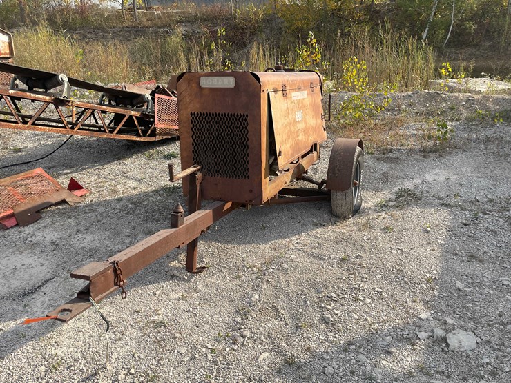 #8633-•-hobart-powerweld-303-welder-trailer-(maq)-image-1