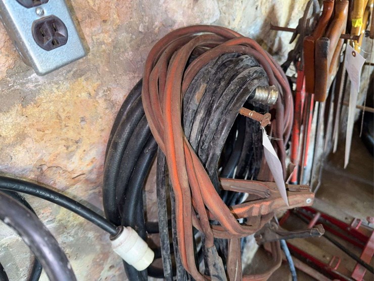 jumper-cables,-electrical-cords,-garden-hose-image-6