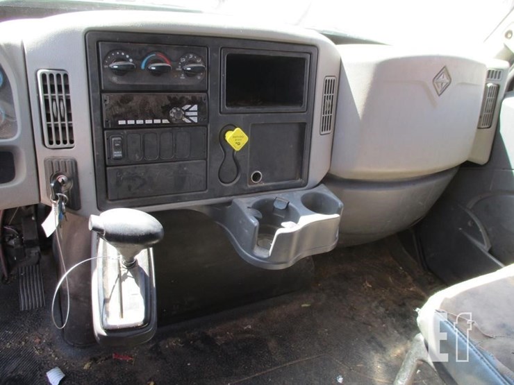 2016-international-durastar-4300-image-10