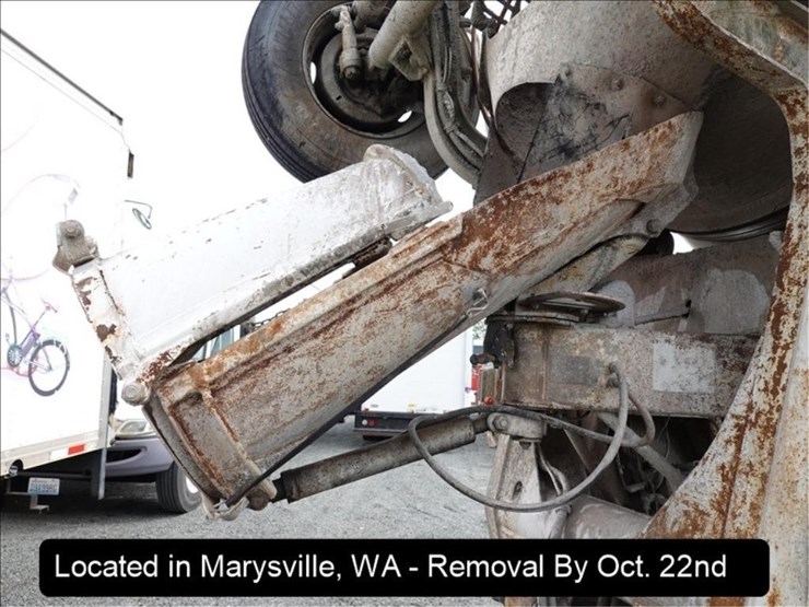 2001-peterbilt-357-image-7