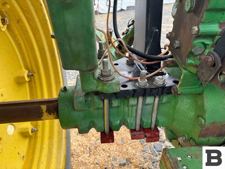 1976-john-deere-2640-image-46