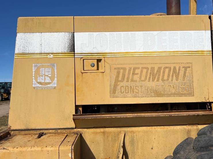 1993-deere-444e-image-25