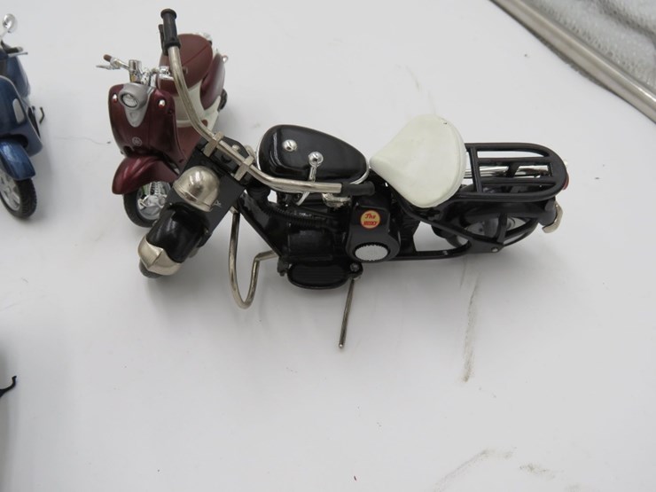 toy-motorcycle-grouping-image-3