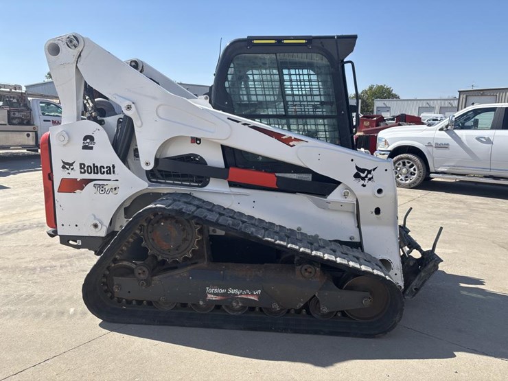 2022-bobcat-t870-image-5