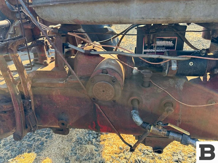 1942-farmall-model-"h"-tractor-image-35