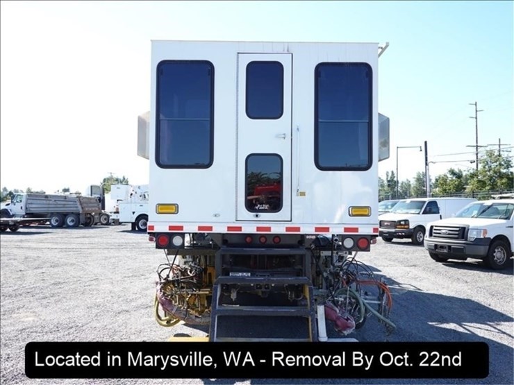 2009-peterbilt-pb320-image-5