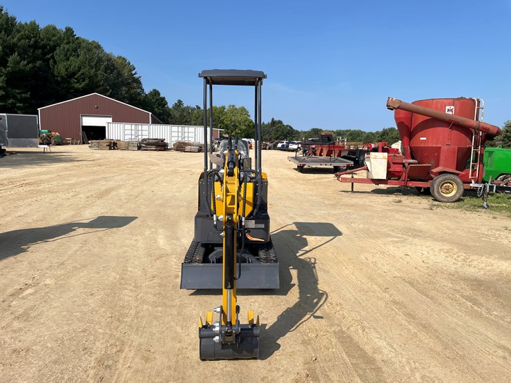 #208-•-new-rt12r-mini-excavator-image-8