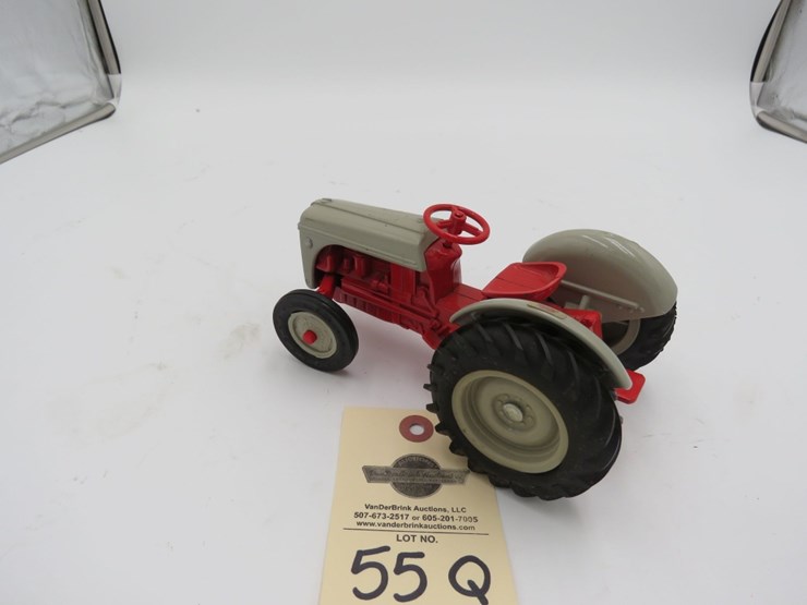 1986-ertl-ford-901-powermaster-1/16th-scale-tractor-image-3