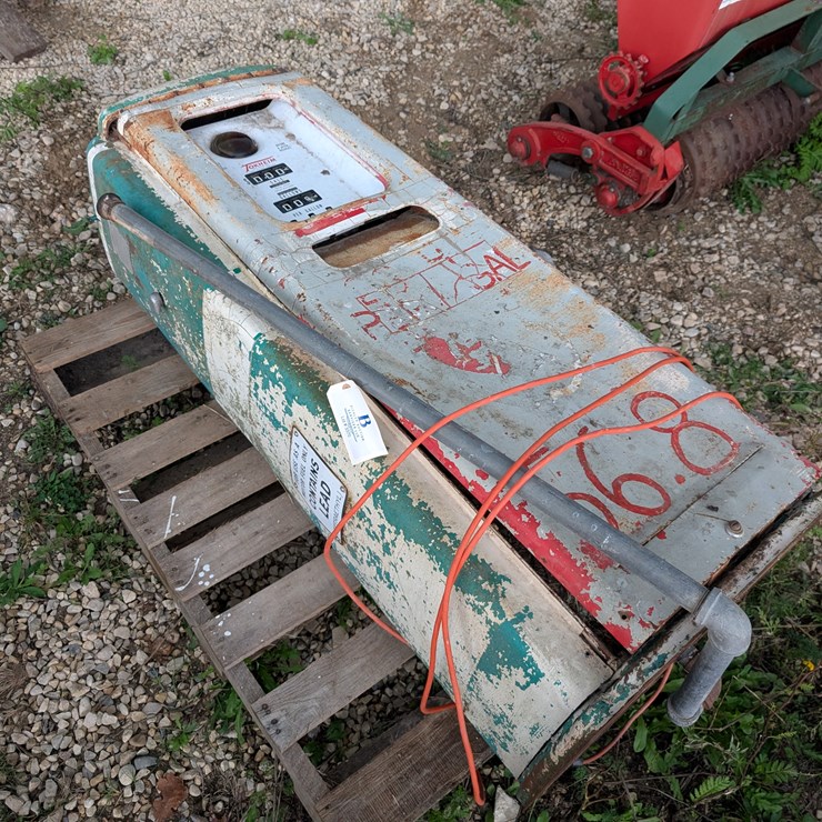 #3370 • Vintage Tokheim Gas Pump