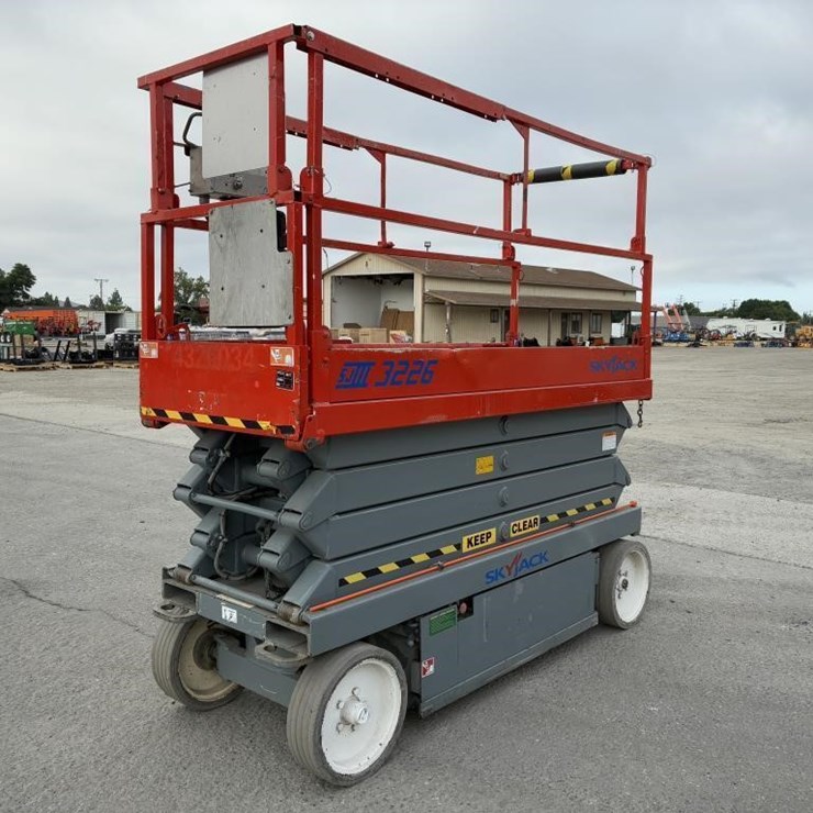 Skyjack SJ-3226 Scissor Lift
