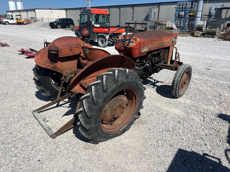 massey-ferguson-130-image-4