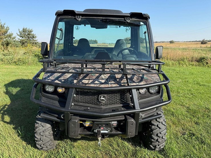 2021-john-deere-gator-image-7