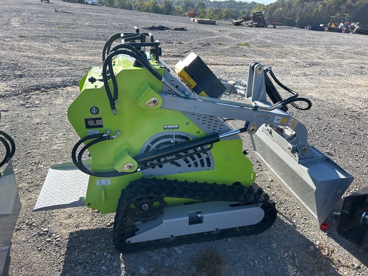 #54-•-2025-landhero-ldh-t460-mini-track-skid-steer-image-3