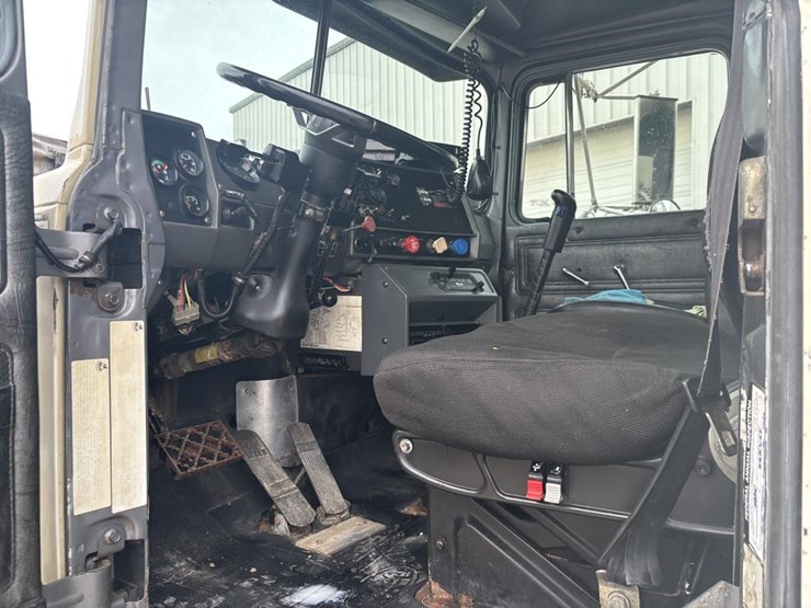mack-rd688s-image-33