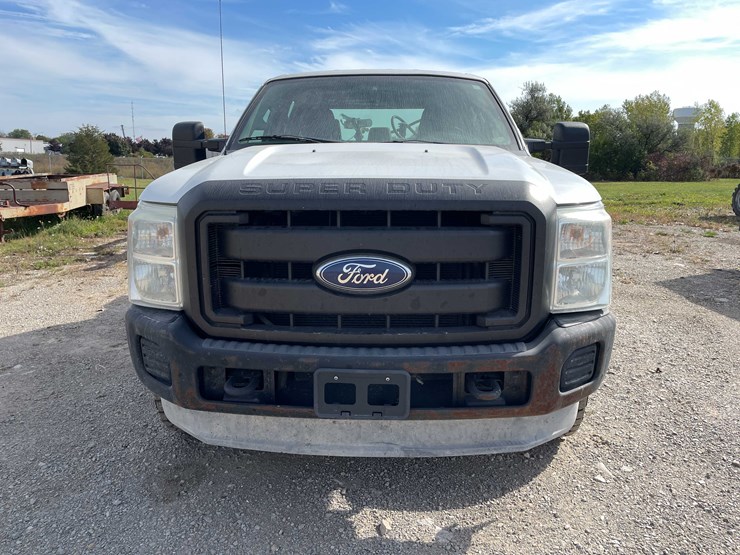 2011-ford-f250-xl-image-2