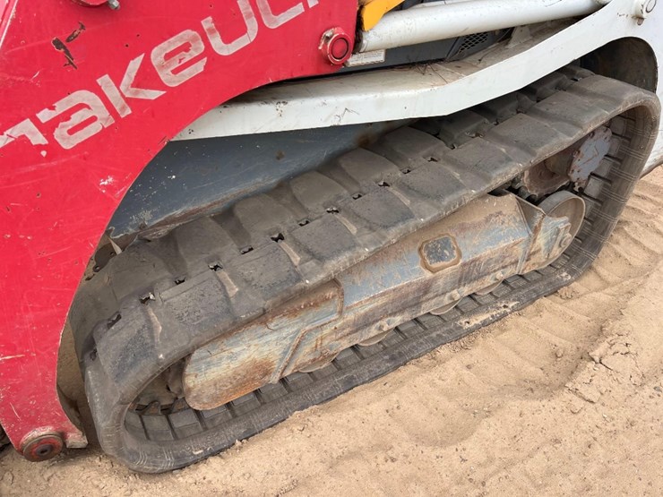 2019-takeuchi-tl8-image-9