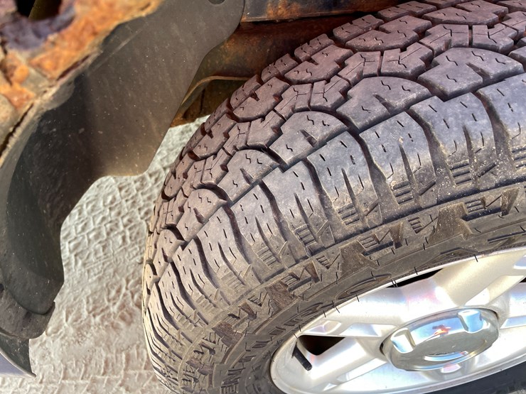 2004-ford-explorer-image-97