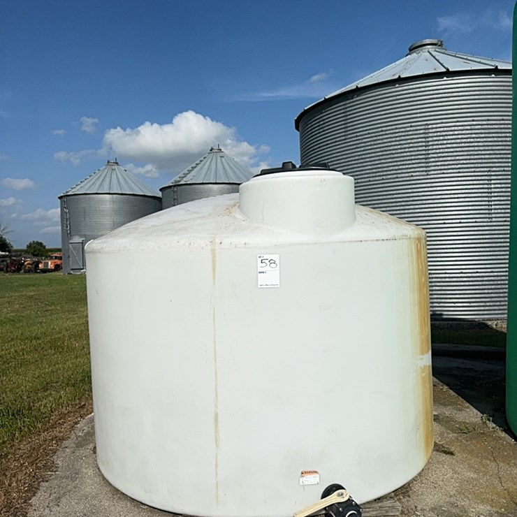 1500 gallon poly tank