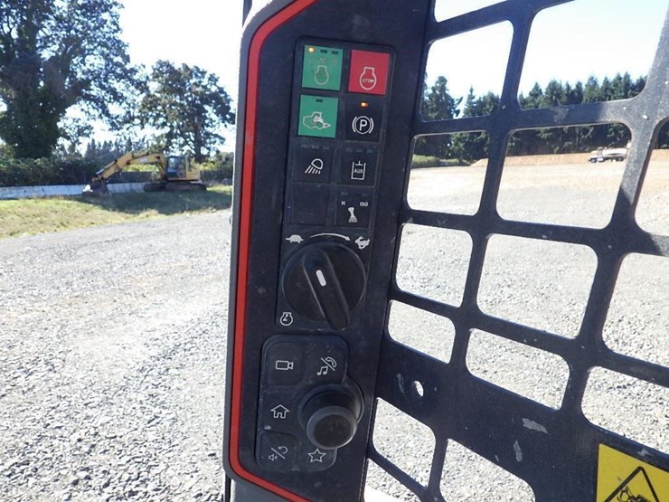 2022-bobcat-t66-image-30