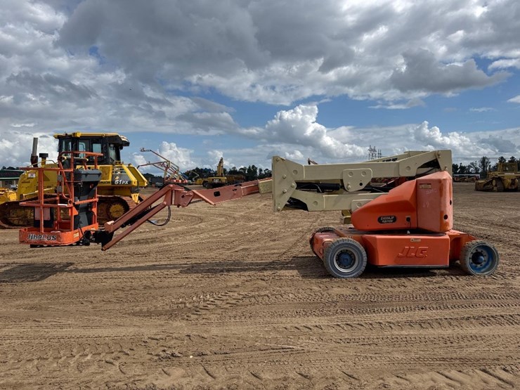 2007-jlg-e400ajp-image-4