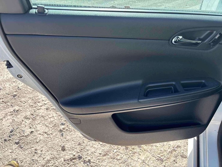 2012-chevrolet-impala-sedan-image-20