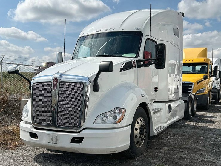 2022-kenworth-t680-image-2