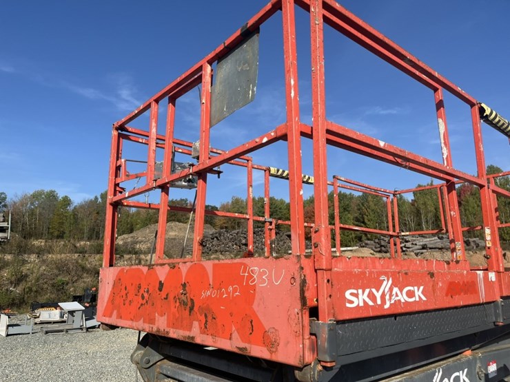 2011-skyjack-sj8841rt-image-19