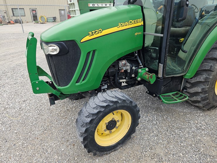 2011-john-deere-3720-image-3
