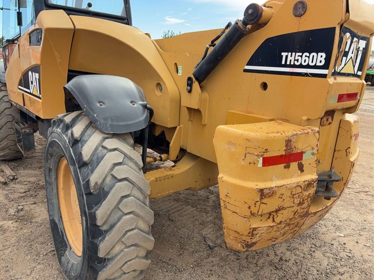 2004-caterpillar-th560b-image-21