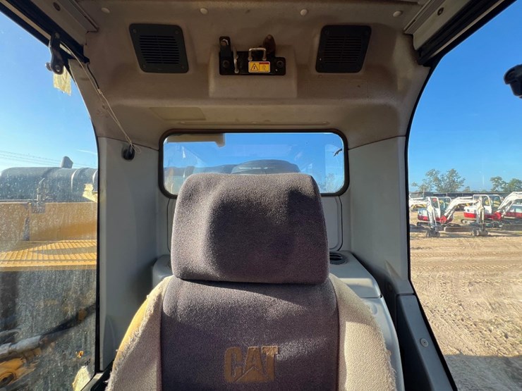 2017-caterpillar-330fl-image-44