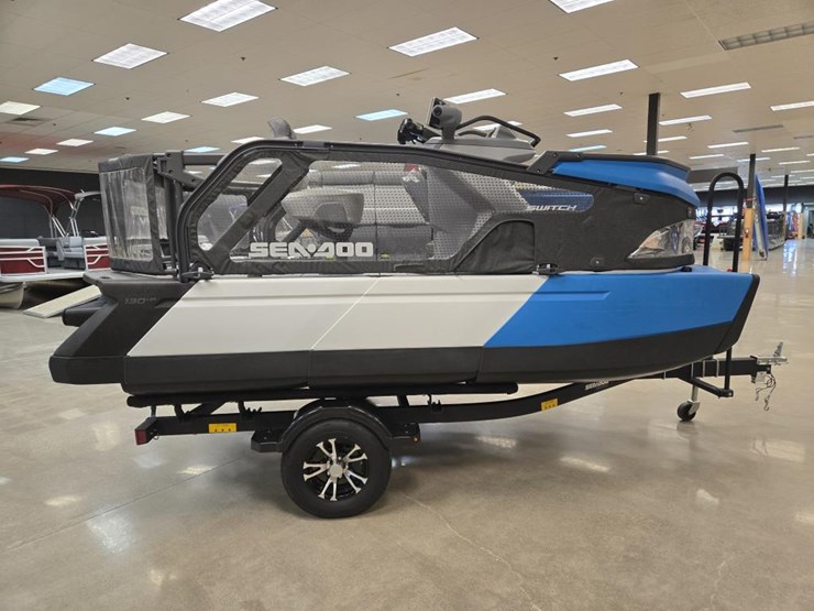 #1787-•-sea-doo-switch-boat-image-6