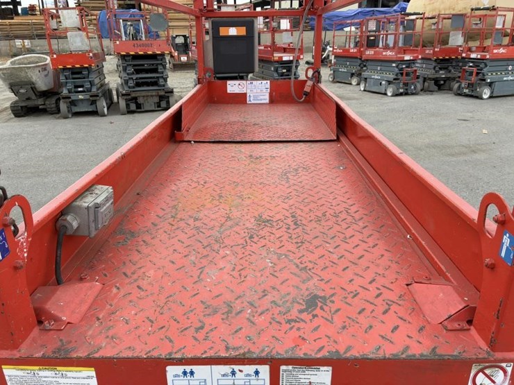 skyjack-sj-3226-scissor-lift-image-8