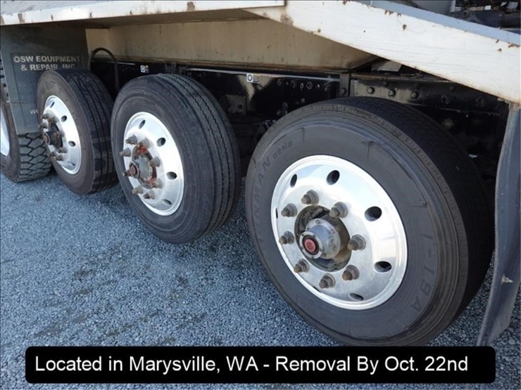 2015-peterbilt-367-image-45