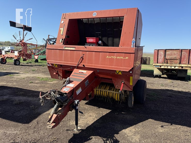 new-holland-688-image-1
