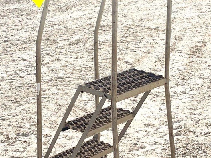 31"-rolling-steel-utility-stairs-image-3