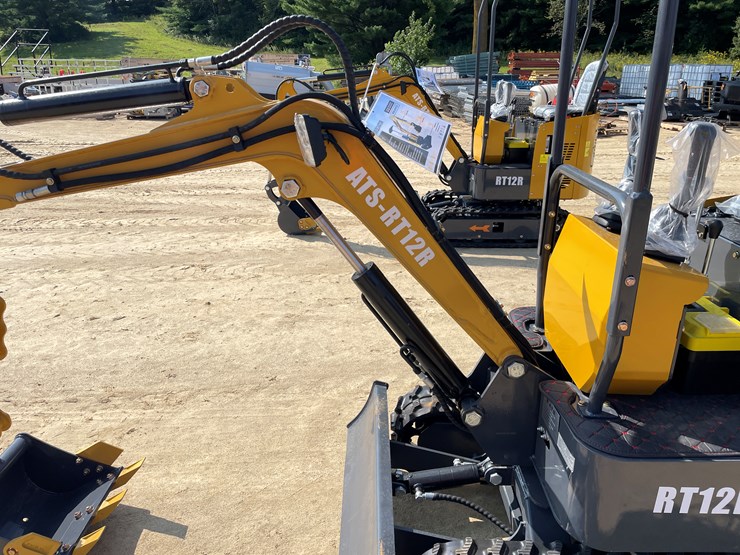 #208-•-new-rt12r-mini-excavator-image-10