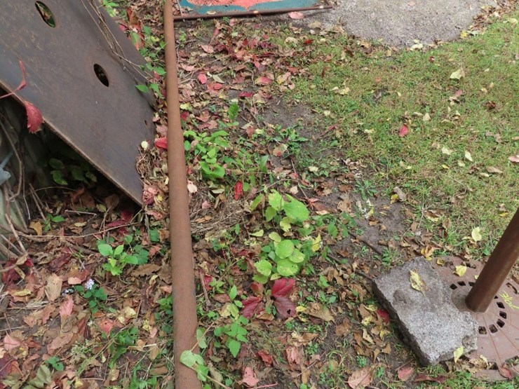 oliver-sign-on-pole-image-1