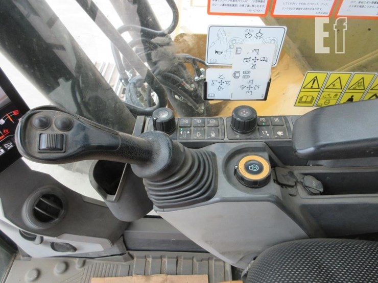 2018-caterpillar-320-image-10