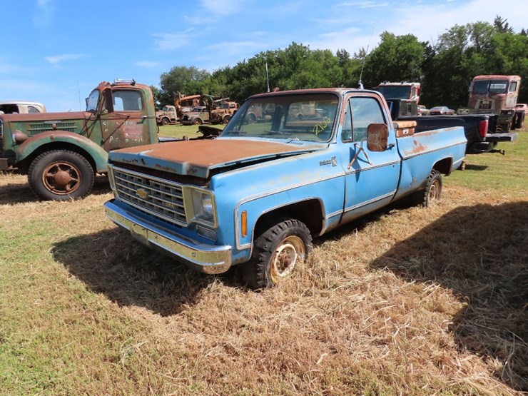 1976-chevrolet-c20-image-1