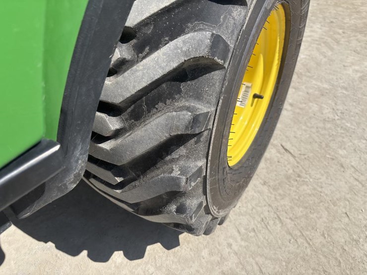 john-deere-1025-image-29