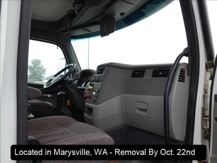 2015-peterbilt-567-image-18
