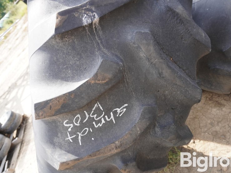 28l-26-tires-image-7