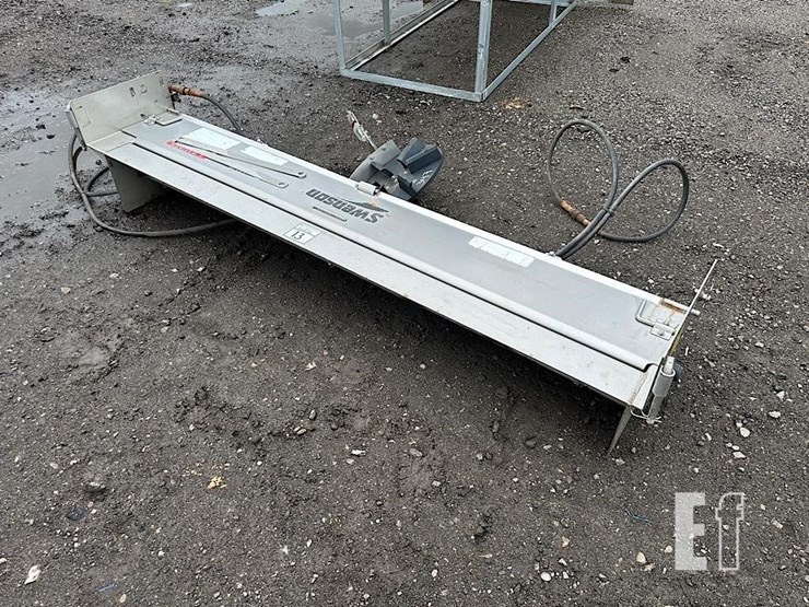 swenson-96"-stainless-tailgate-salt-spreader-13-image-1