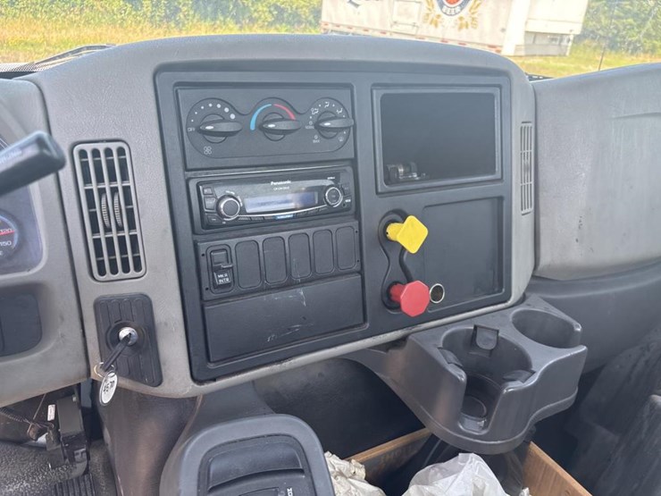 2014-international-durastar-4400-image-42