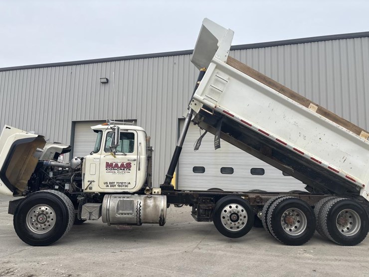 mack-rd688s-image-29