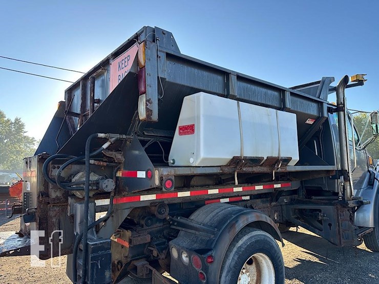 2002-sterling-l8500-image-23