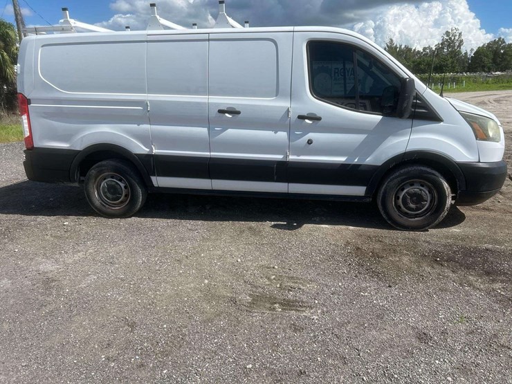2015-ford-transit-image-29